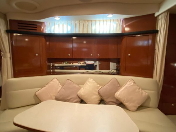 Sea Ray 340 Interior Cabin Booth