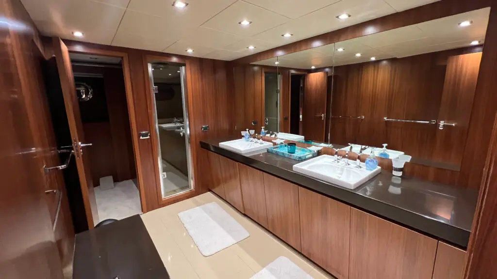 103 Tecnomar yacht staterooms