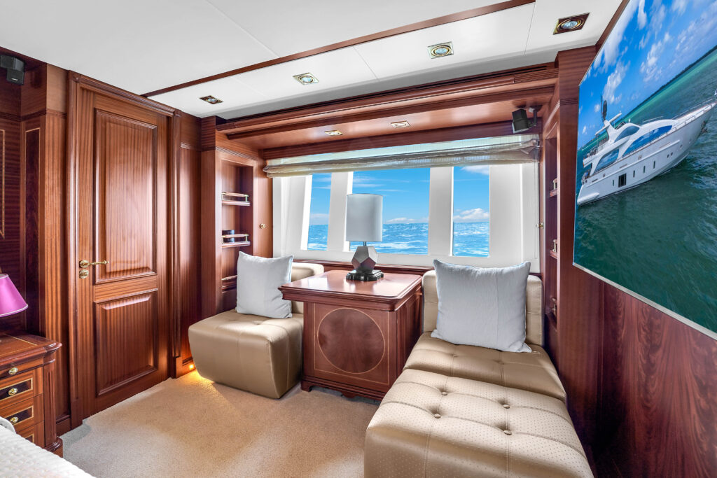 Master stateroom Italian design 105 Azimut Sale Vita yacht