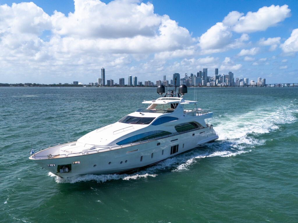105 Azimut SV Sale Vita exterior Italian design Miami waters