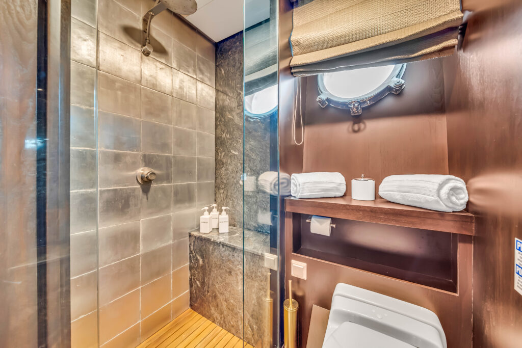 Master bathroom 116 Azimut yacht Miami