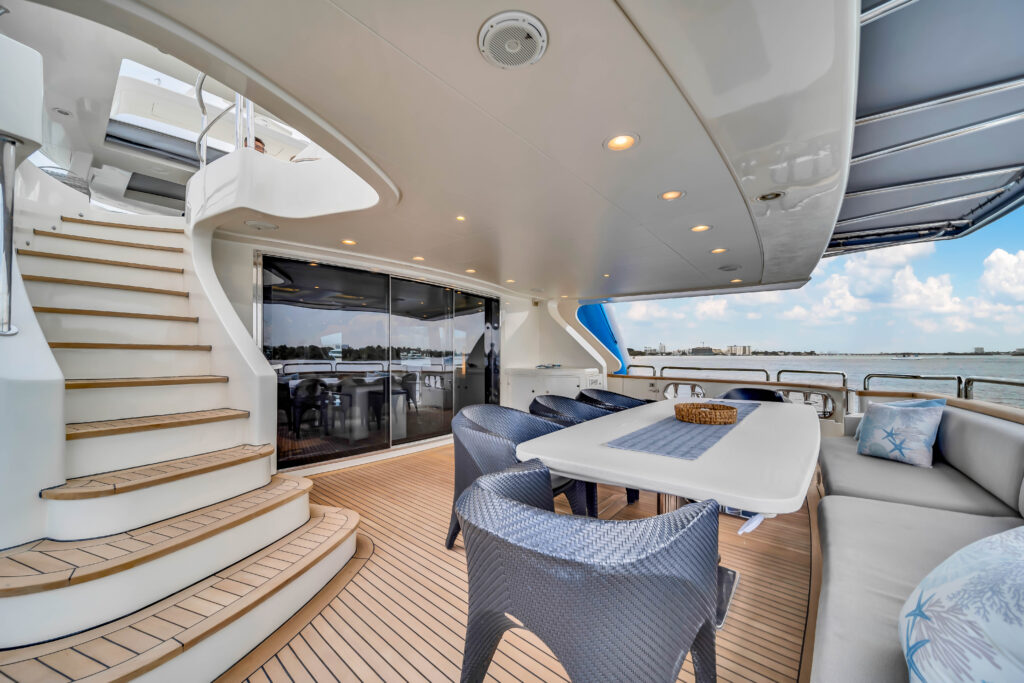 116 Azimut mega yacht exterior deck