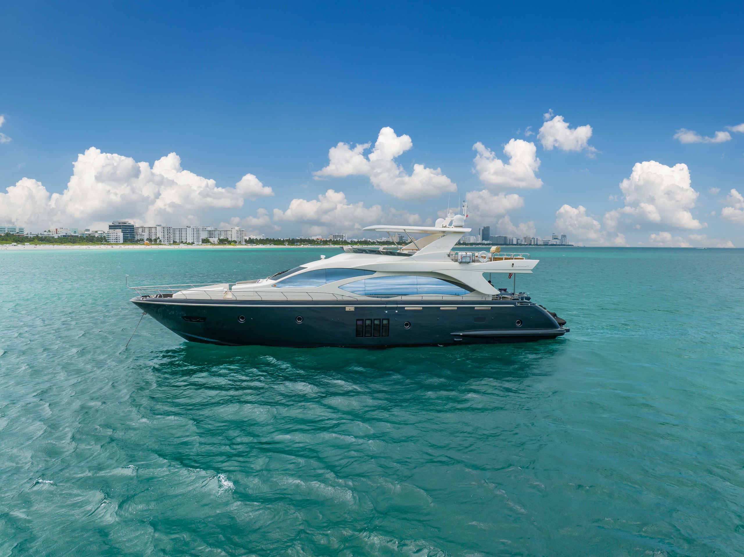 Luxury 84 foot Azimut Sky yacht charter Grove Harbour Marina Coconut Grove