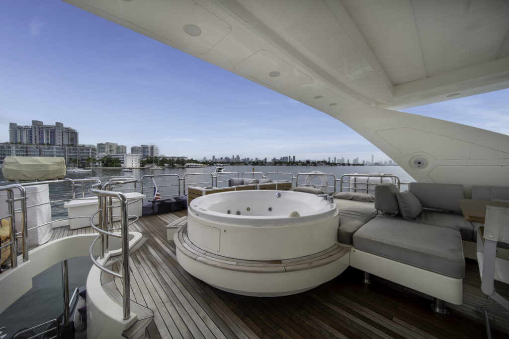 Jacuzzi on 84 foot Azimut Sky yacht charter Miami
