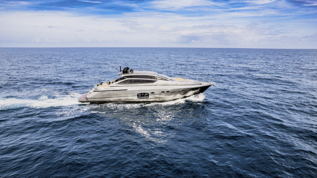 62′ Pershing