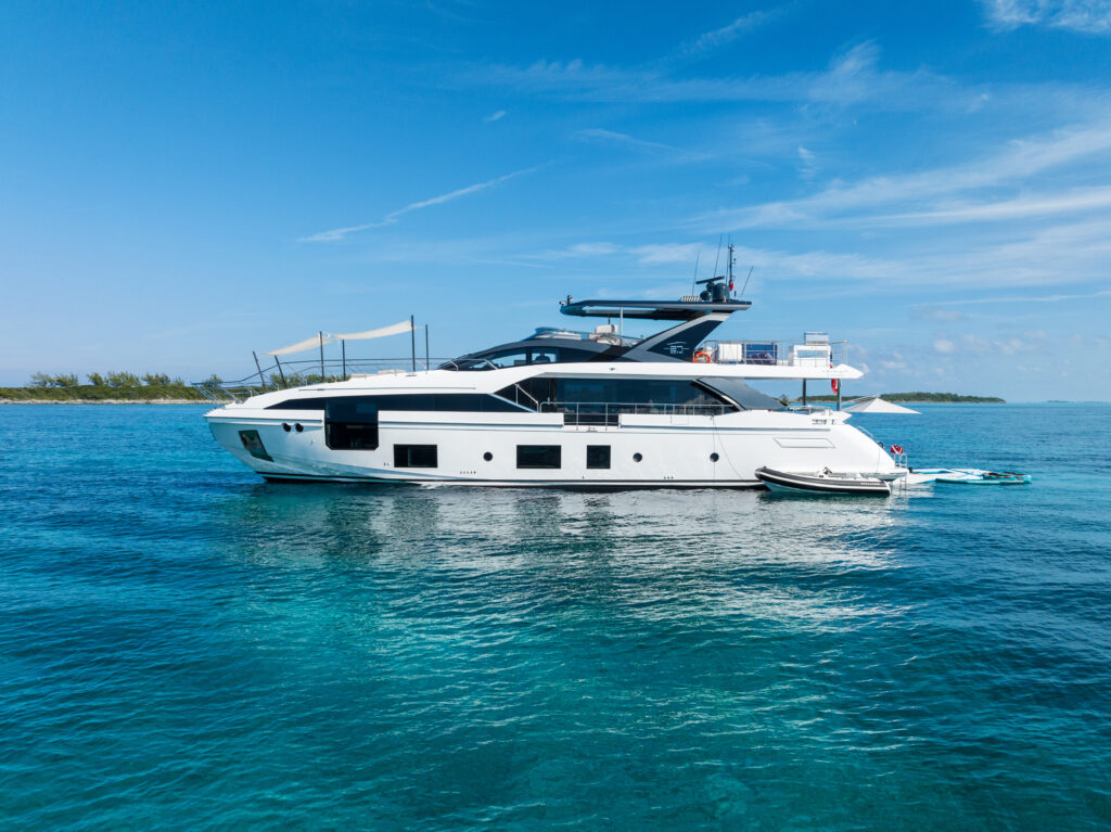 88 Azimut 2023 yacht exterior modern design Miami waters
